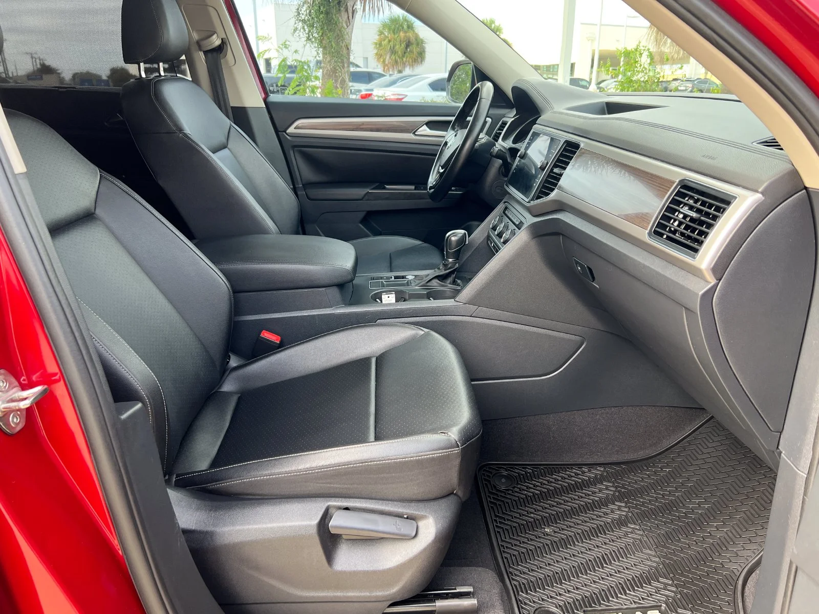 Used 2019 Red Volkswagen 3.6L V6 SE image 20