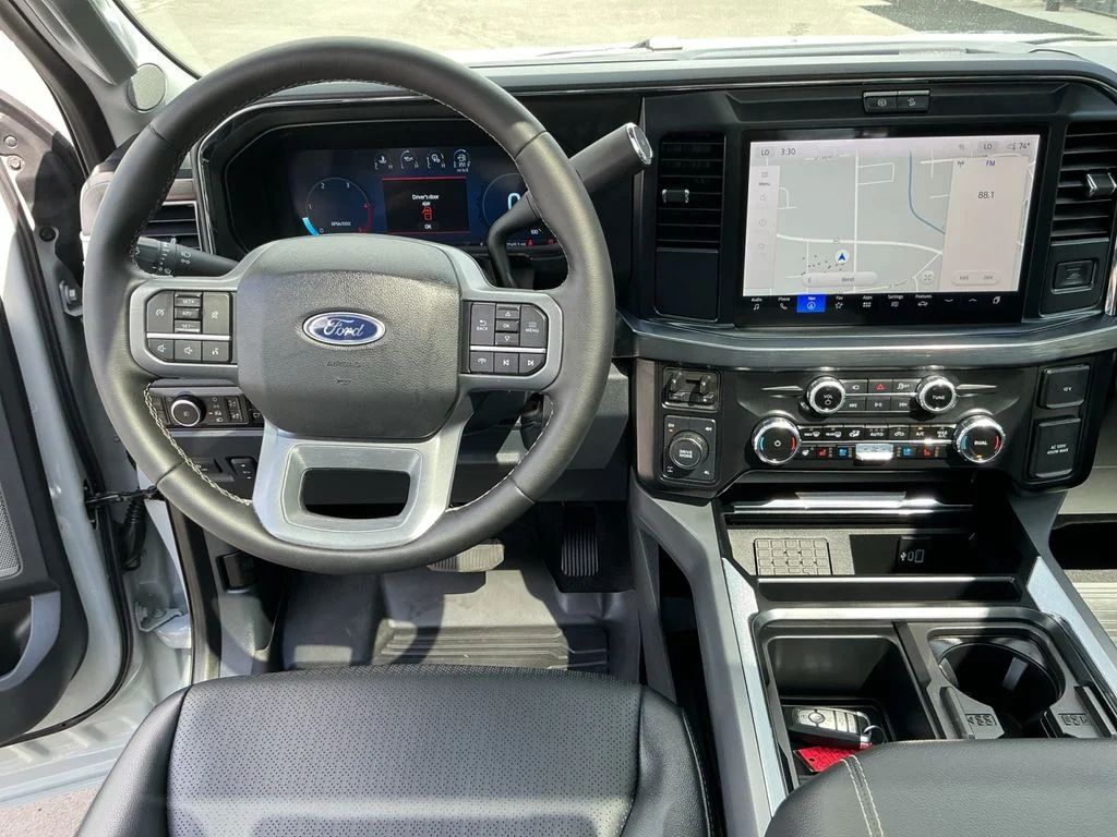 Used 2025 White Ford Lariat image 10