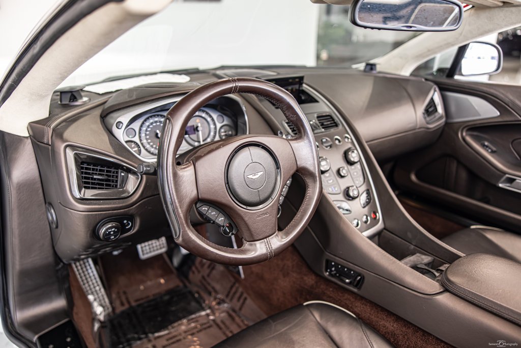 Used 2016 White Aston Martin Volante image 20