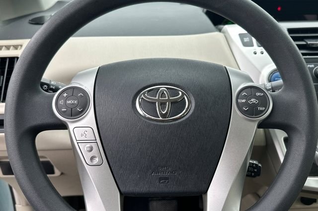 Used 2014 Beige Toyota Three image 27