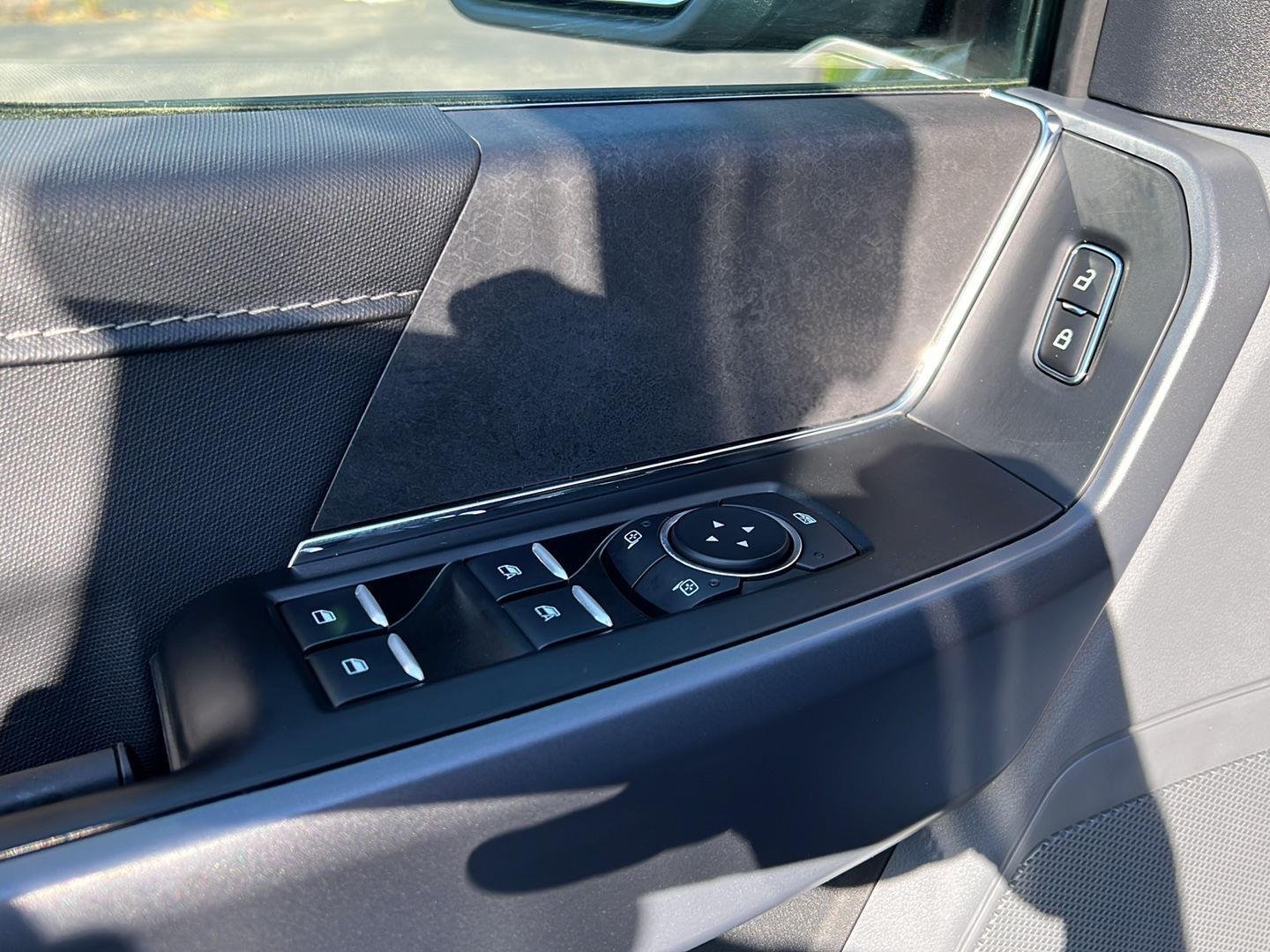 Used 2025 Agate Black Ford XLT image 6