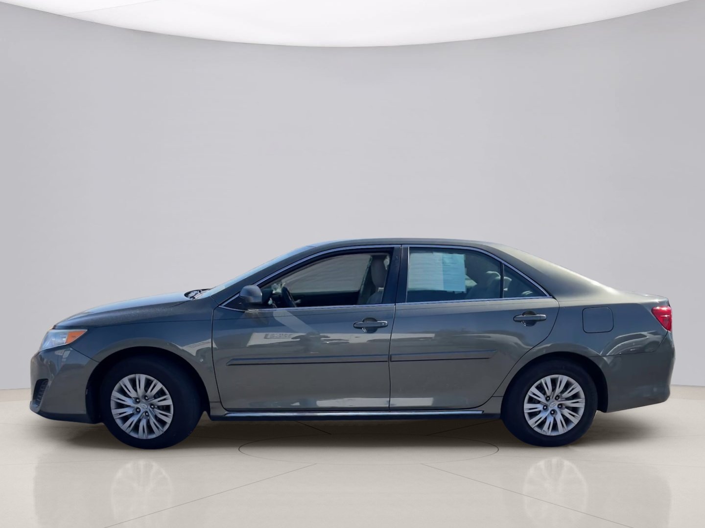 Used 2012 Green Toyota XLE image 8