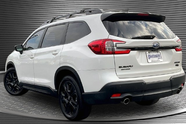 Used 2025 White Subaru Onyx Edition Touring image 7