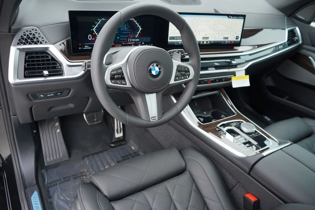 Used 2026 Black BMW sDrive40i image 12