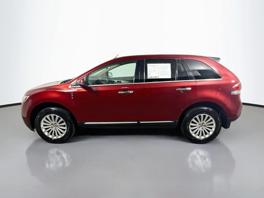 Used 2014 Ruby Red Metallic Tinted Clearcoat Lincoln Base image 4