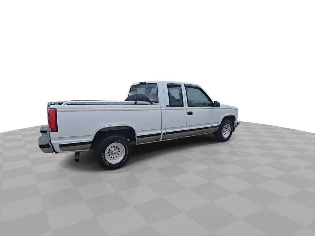 Used 1996  GMC SL image 8
