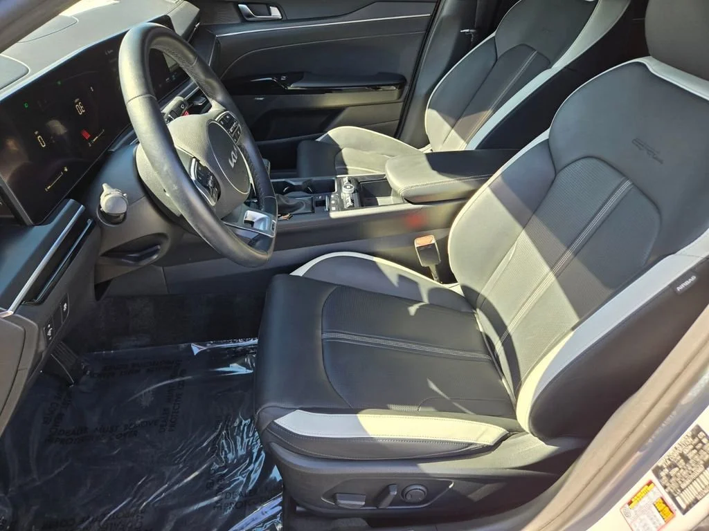 Used 2025 Wolf Gray Kia GT-Line image 10
