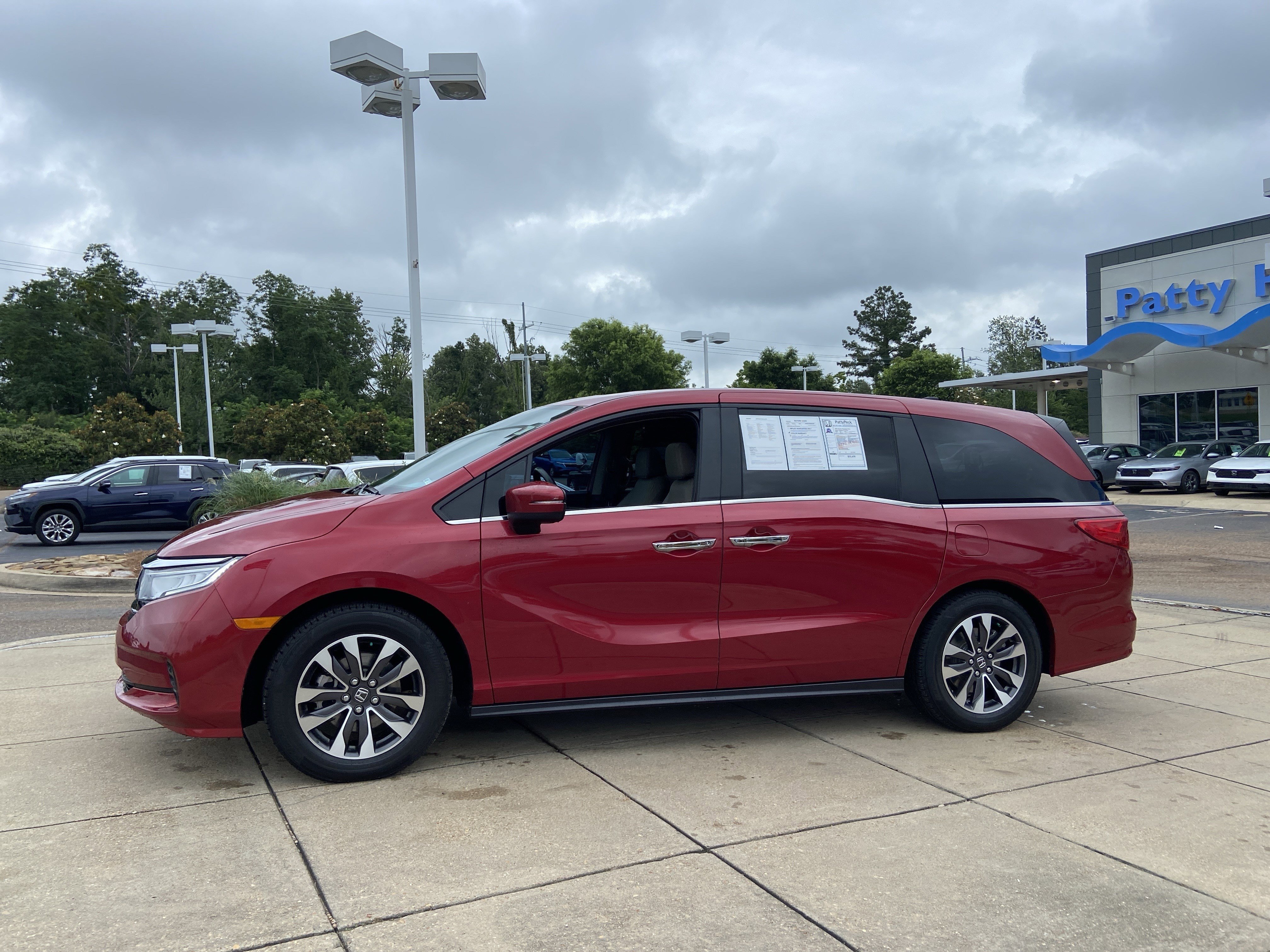 Used 2023 Radiant Red Metallic II Honda EX-L image 6