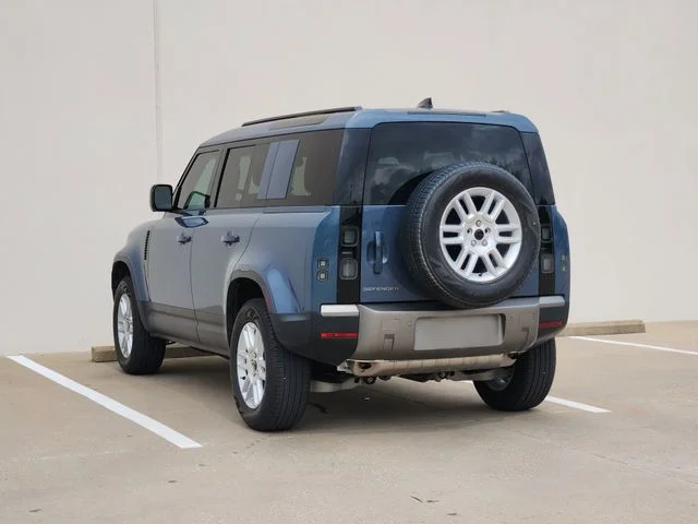 Used 2026 Tasman Blue Metallic Land Rover S image 5