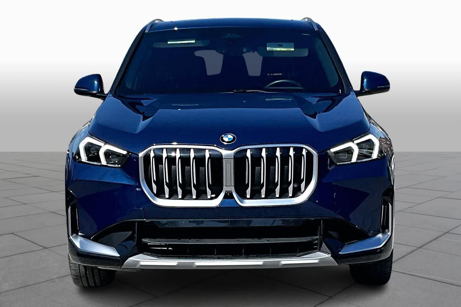 Used 2025 Phytonic Blue Metallic BMW xDrive28i image 3