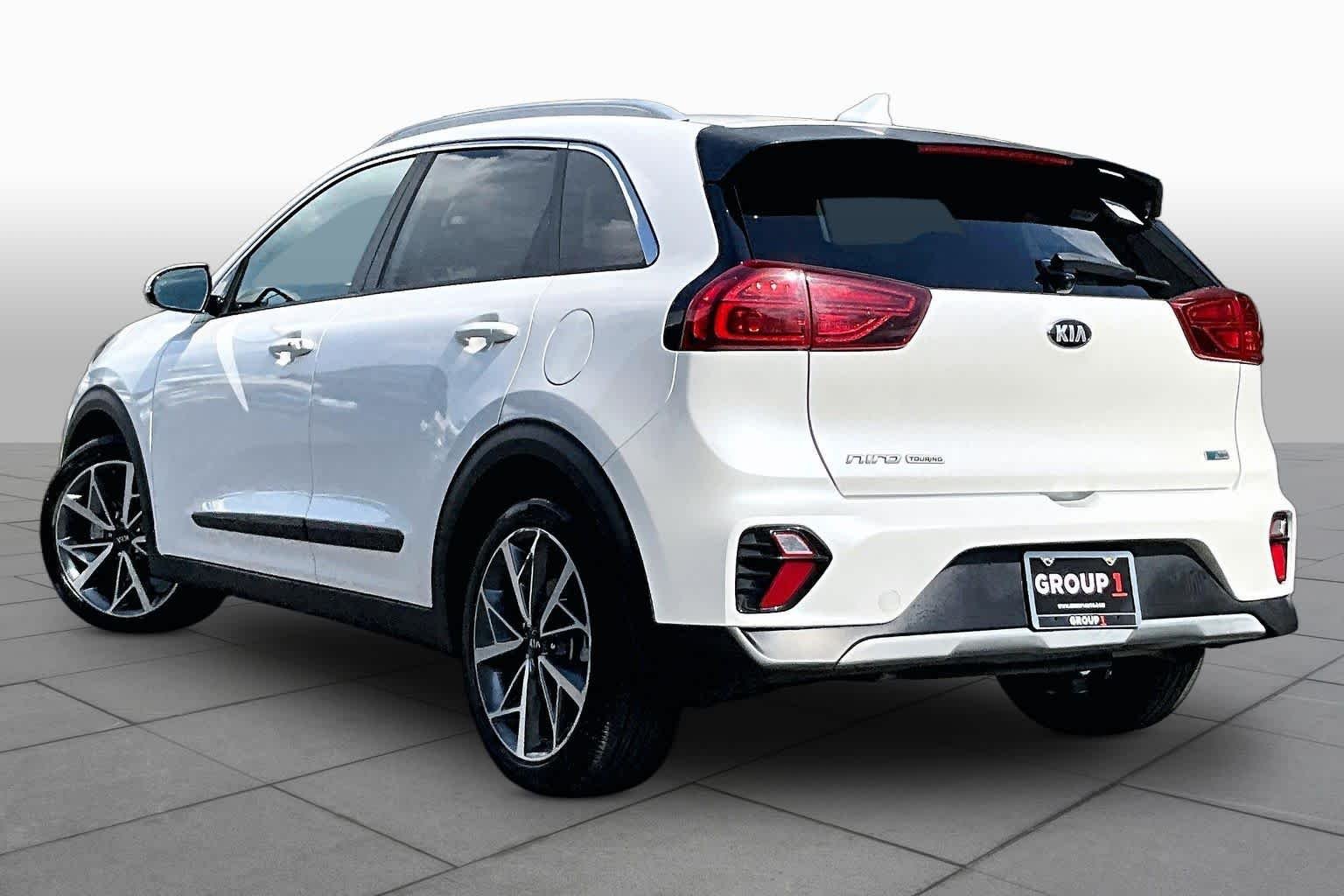 Used 2020 Snow White Pearl Kia Touring image 12