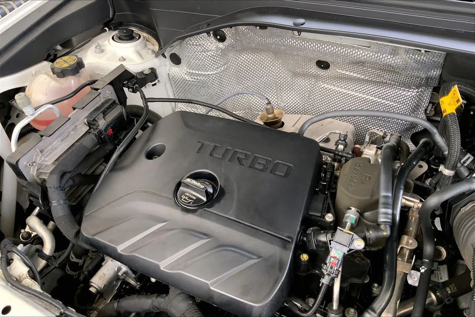 Used 2025 Summit White Chevrolet LT image 31