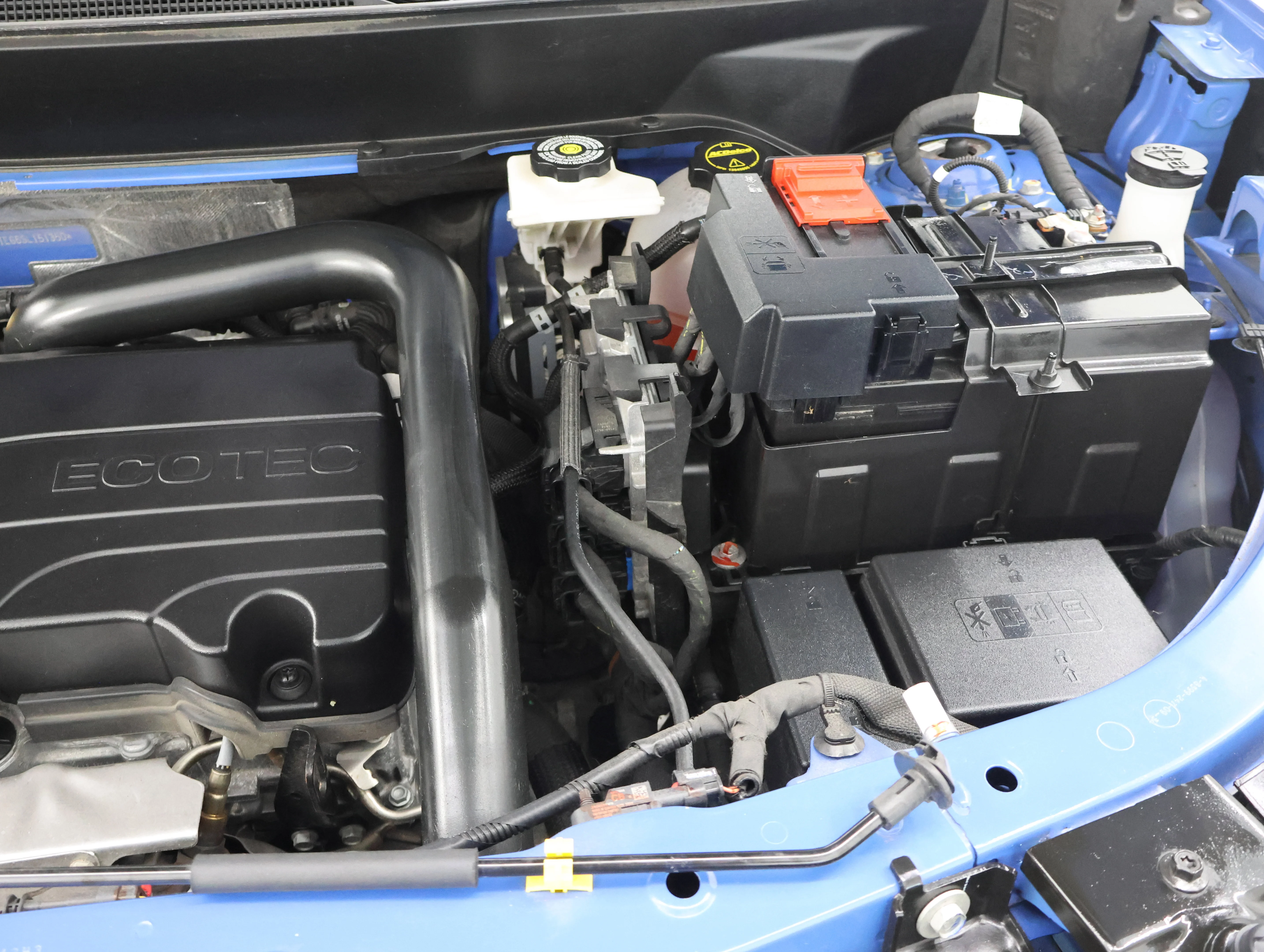Used 2025 Reef Blue Metallic Chevrolet RS image 23
