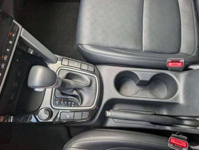 Used 2022 White Kia EX image 18