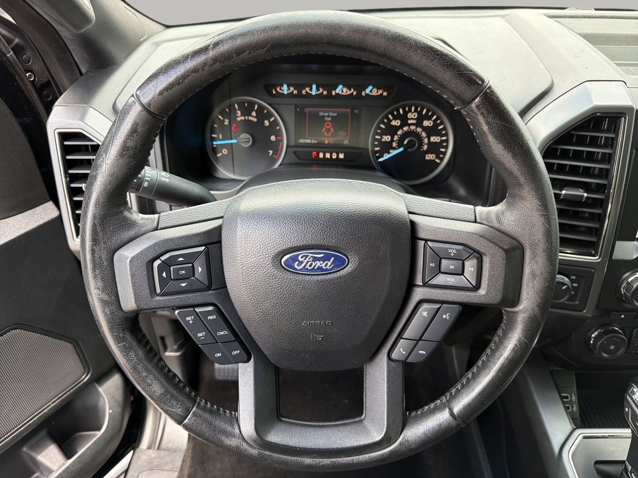 Used 2018 Shadow Black Ford XLT image 30