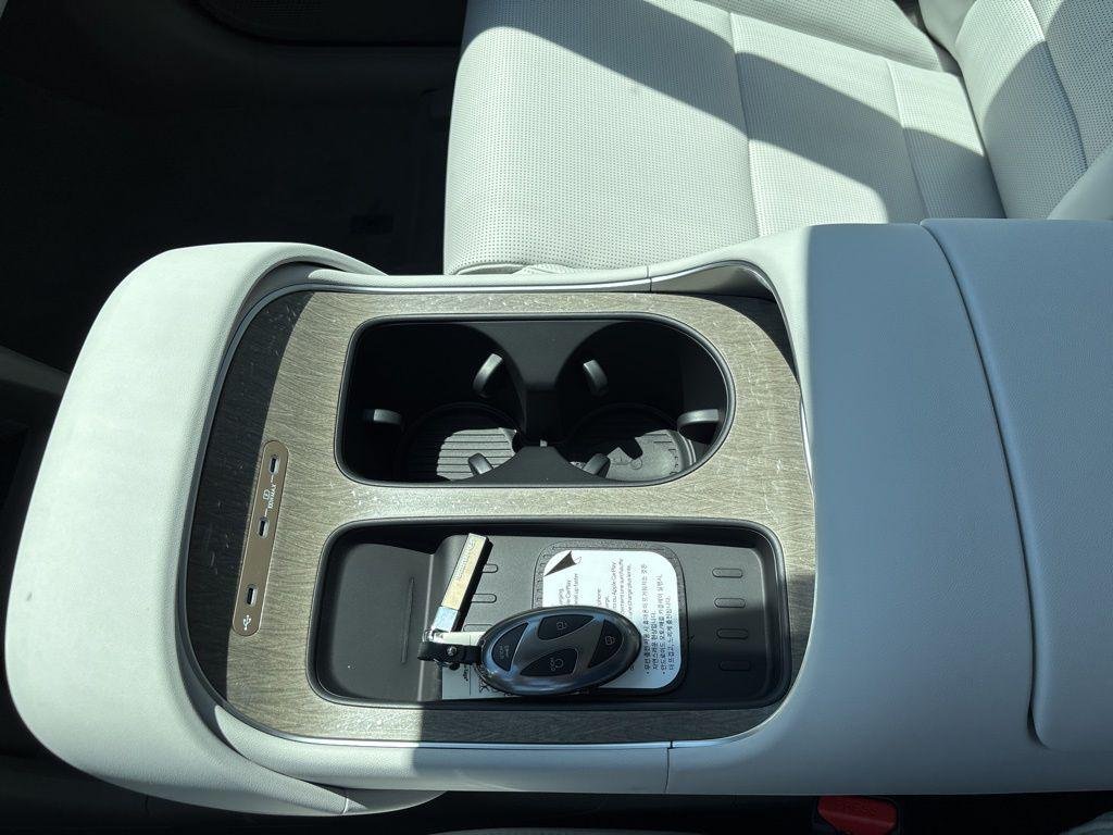 New 2026 Abyss Black Hyundai SEL 8P image 28