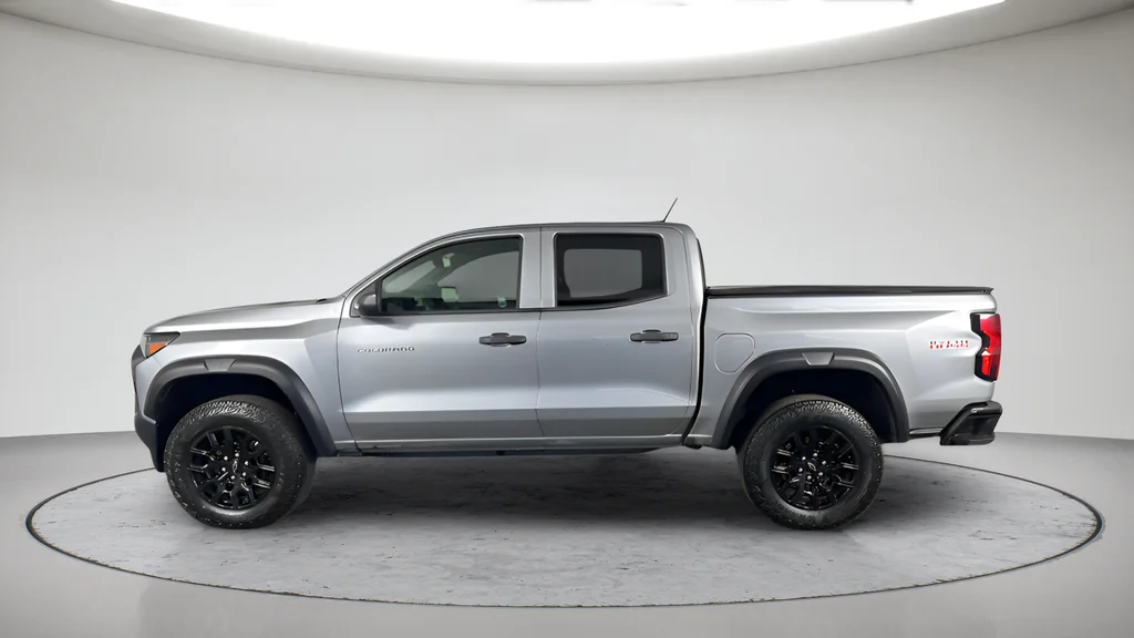 Used 2025 Gray Chevrolet Trail Boss image 8