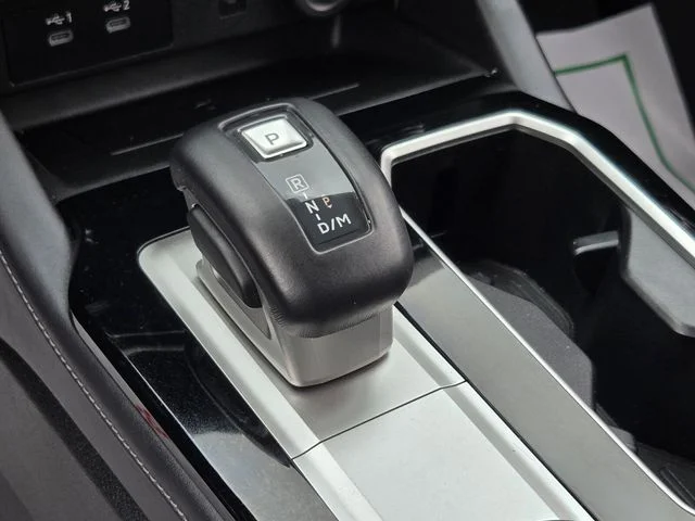 Used 2025 Gray Mitsubishi SE image 29