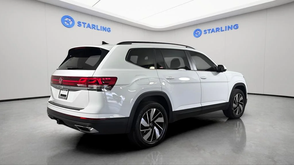 Used 2024 White Volkswagen 2.0T SE w/Technology image 9