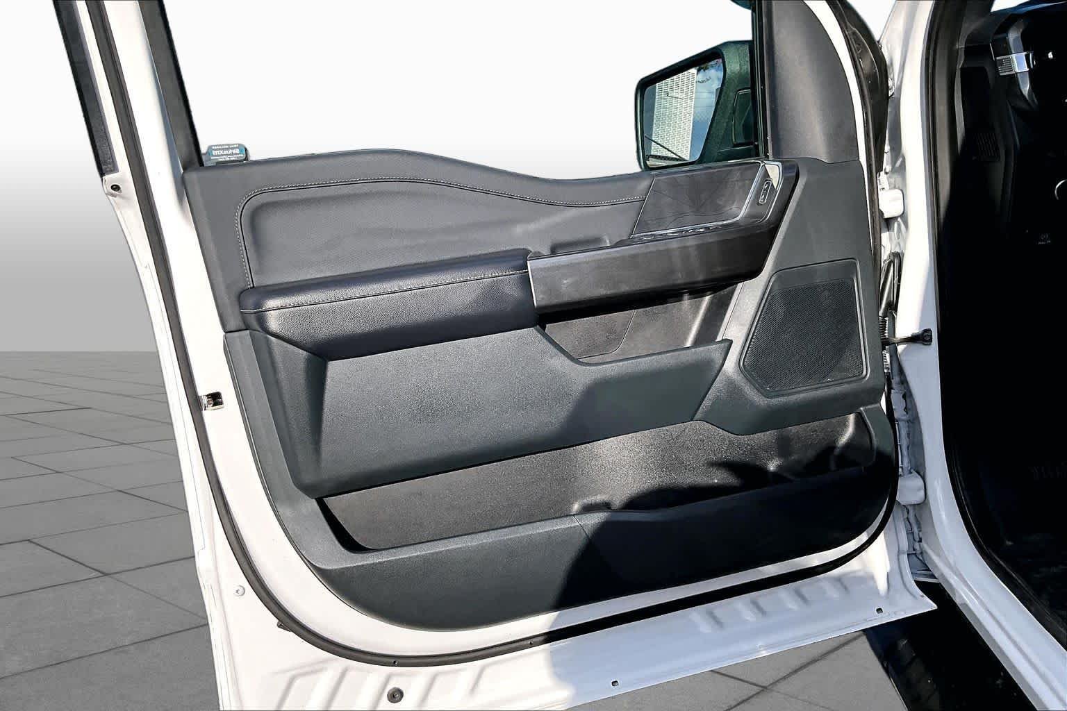 Used 2021 Oxford White Ford XLT image 23