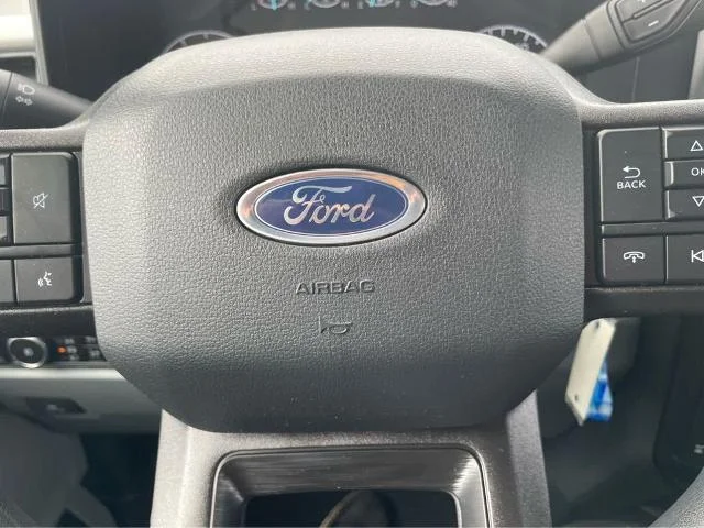 New 2026 Oxford White Ford F-250® XL image 18