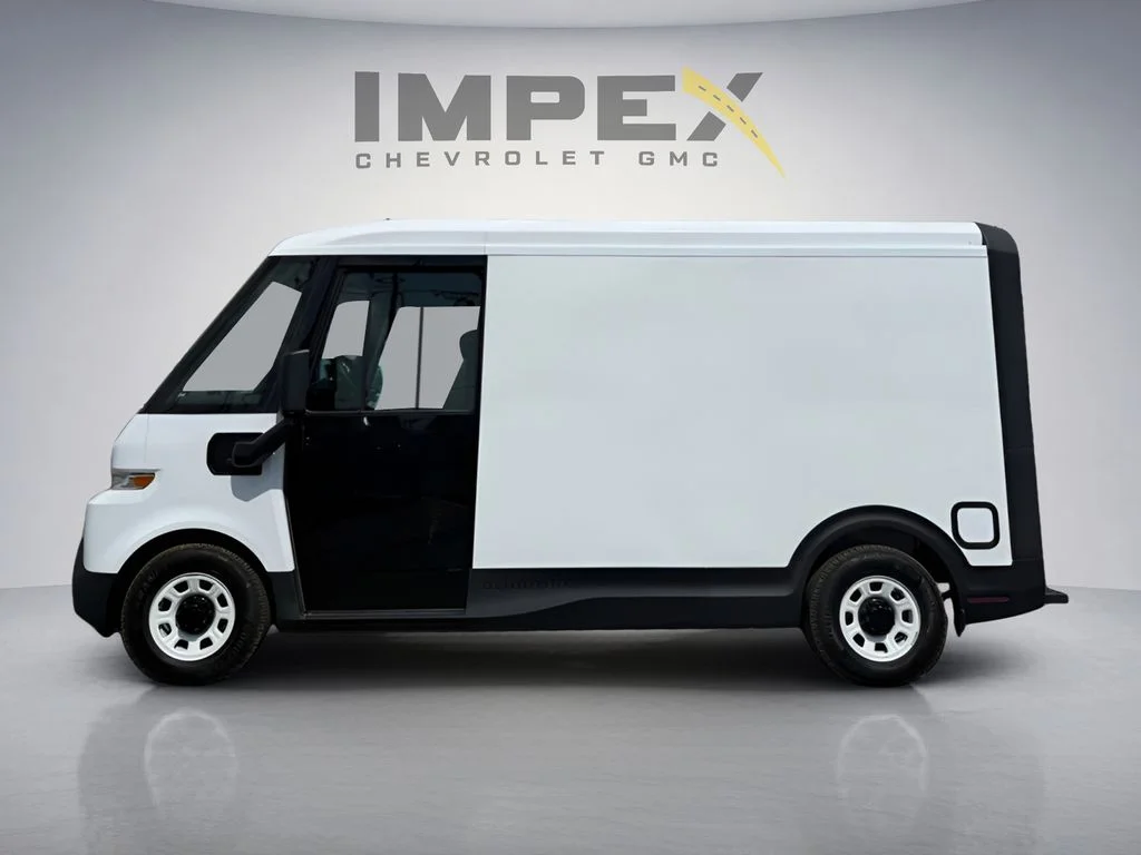 Used 2024 White BrightDrop 240hp image 2