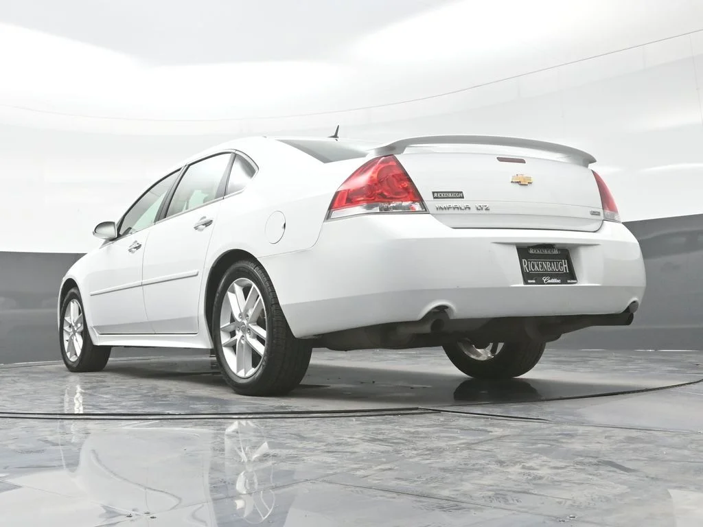 Used 2014 White Chevrolet LTZ image 23