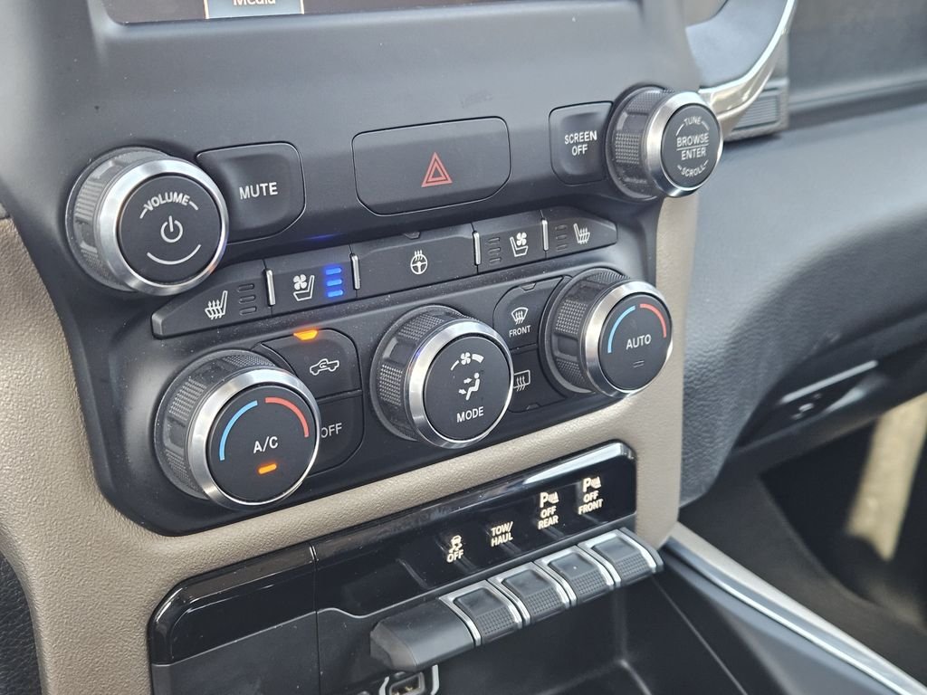 Used 2022 Silver Ram Laramie image 20