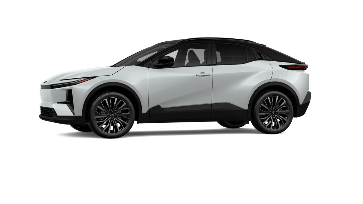 New 2026 Wind Chill Pearl with Midnight Black Metallic roof Toyota XSE image 3
