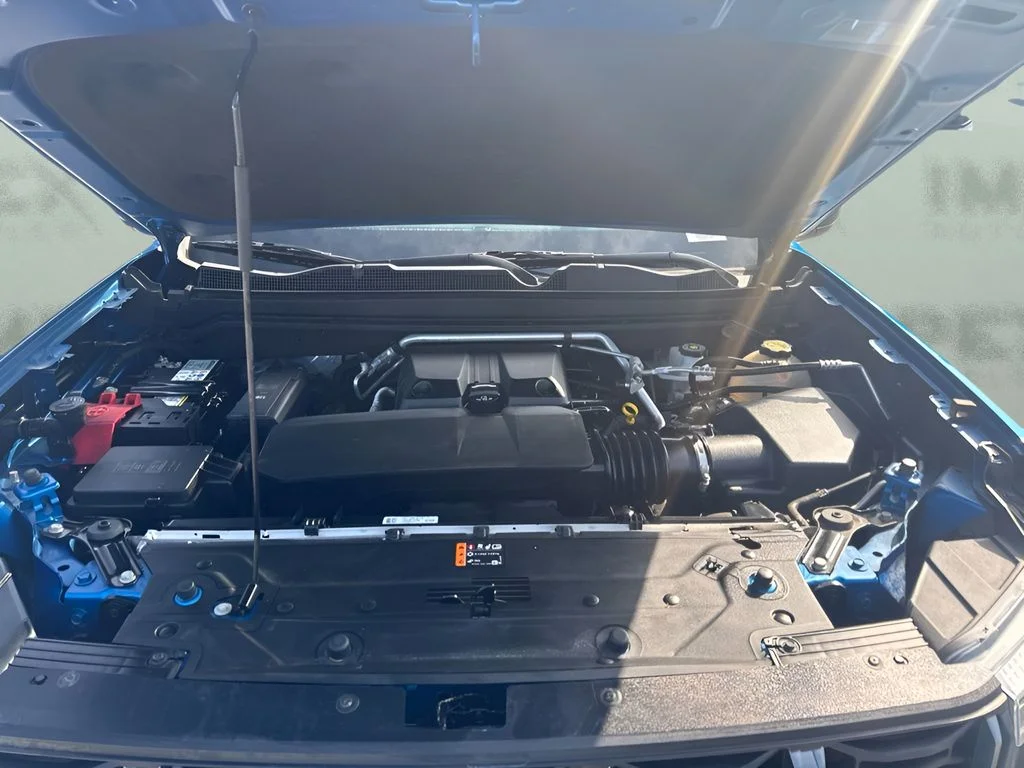 Used 2023 Blue GMC AT4 image 26