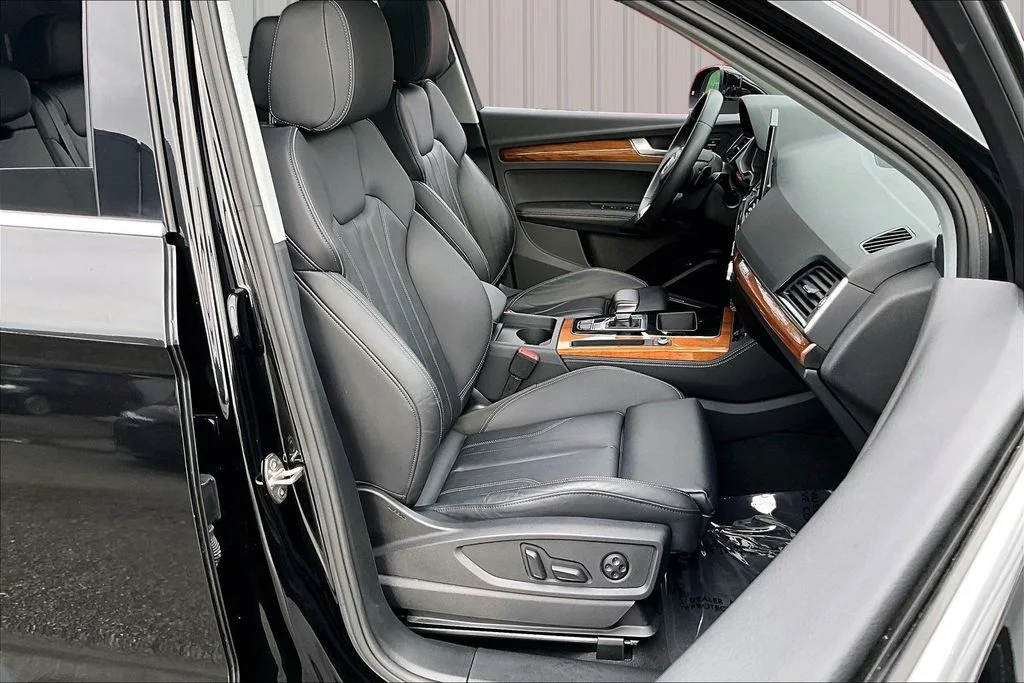 Used 2023 Black Audi 55 Premium image 29