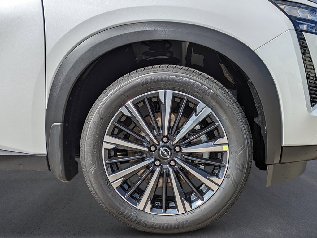 New 2026 Everest White Pearl Tricoat Nissan Platinum image 9