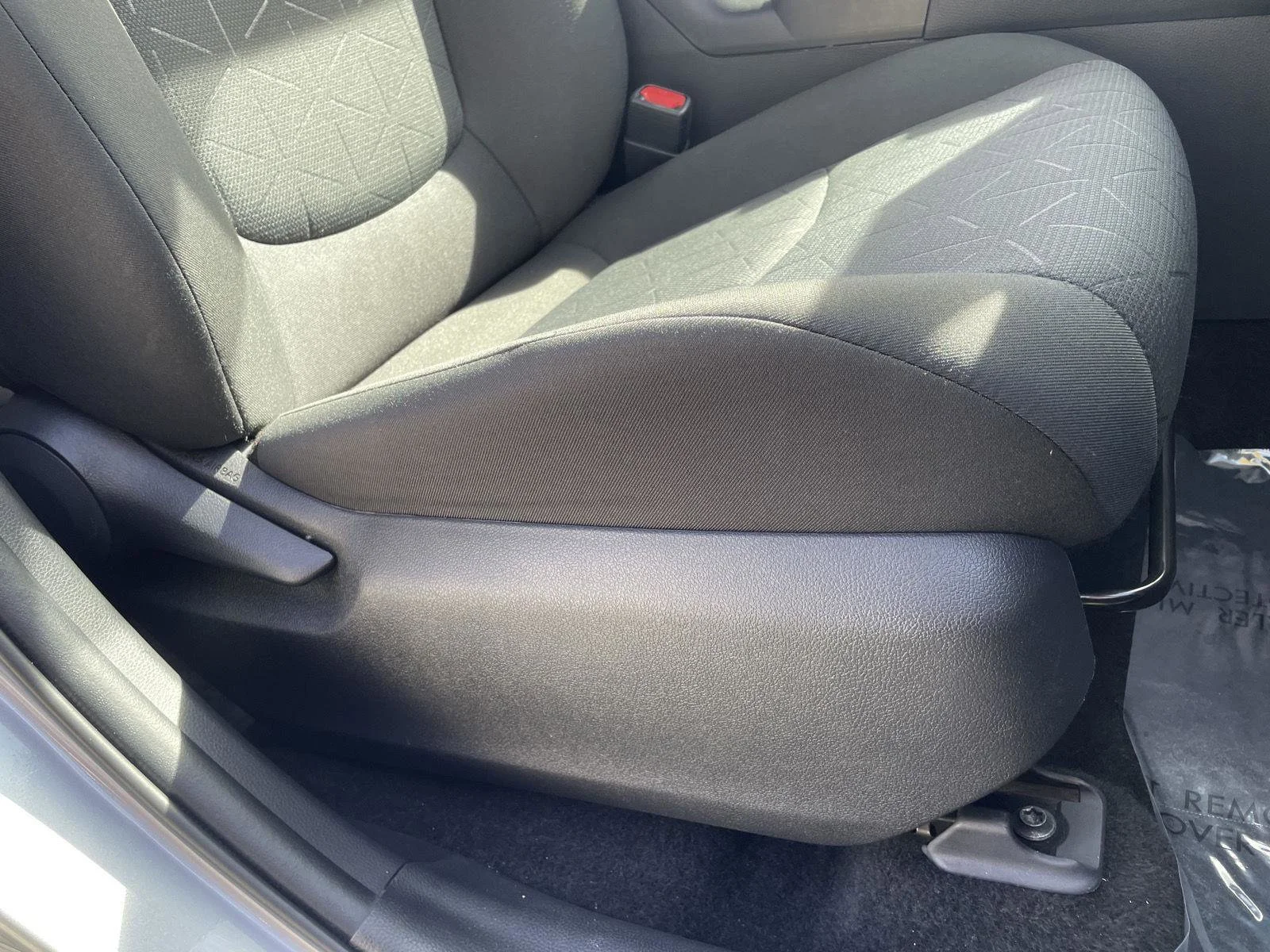 Used 2021 Silver Sky Metallic Toyota Hybrid XLE image 21