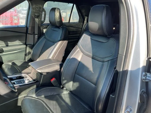 Used 2024 Silver Ford ST image 31