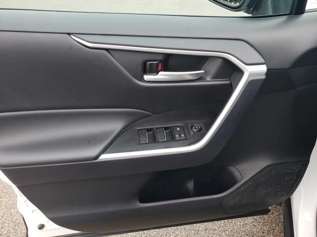 Used 2025 White Toyota XLE image 11