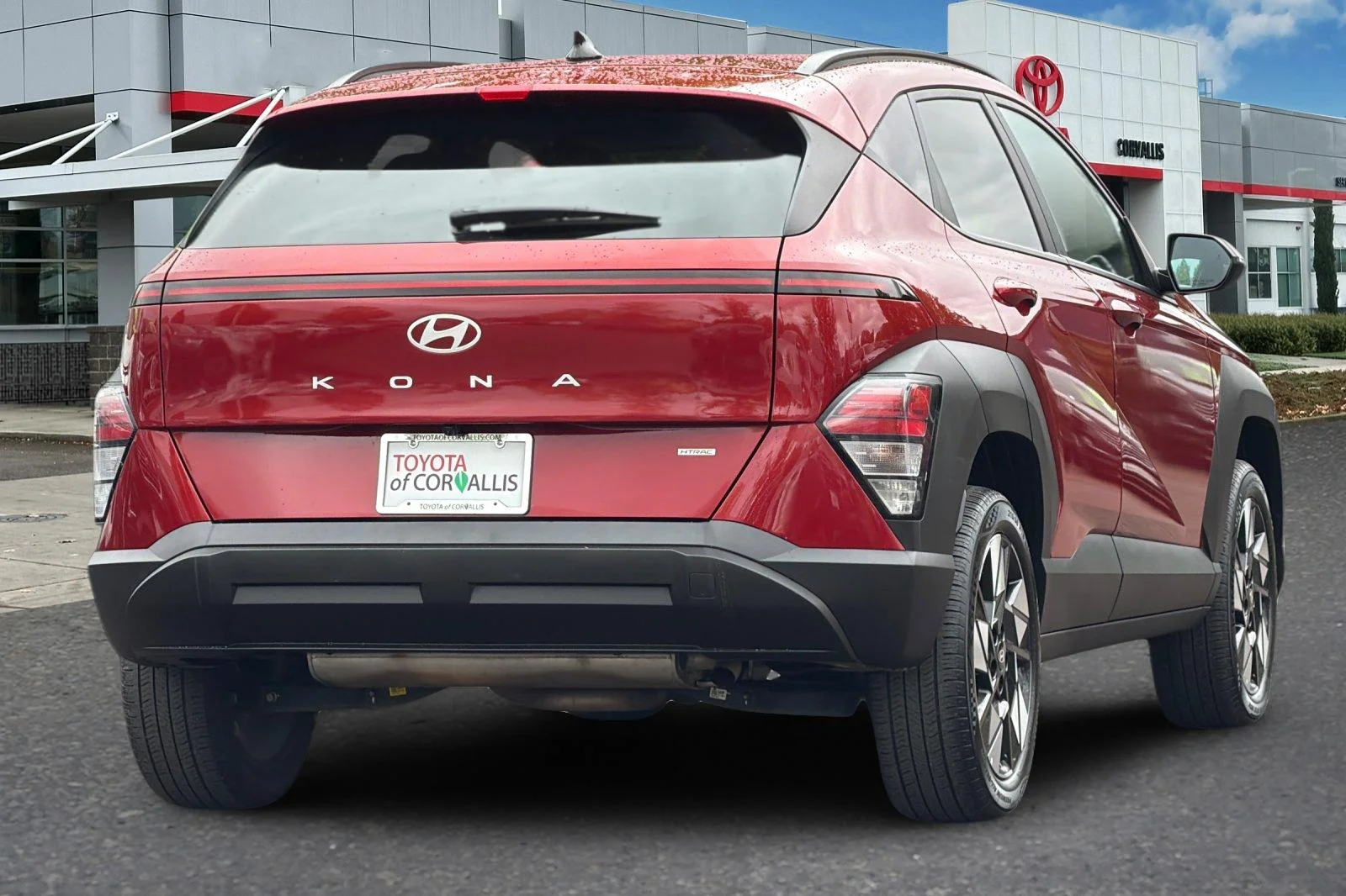 Used 2025 Red Hyundai SEL image 4