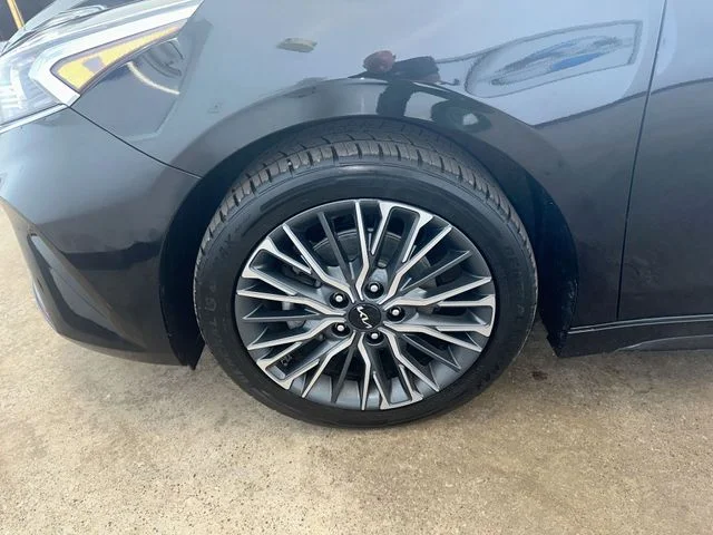 Used 2023 Black Kia GT-Line image 21