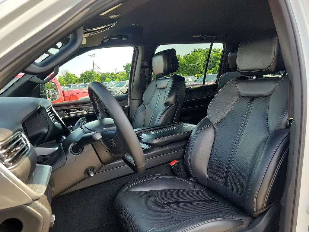 Used 2024 White Jeep Series II image 12
