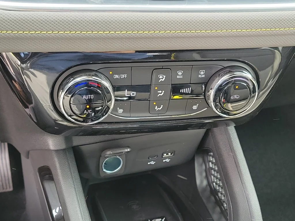 New 2026 Mosaic Black Metallic Chevrolet ACTIV image 14