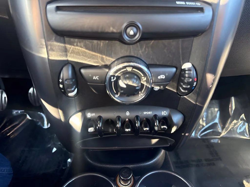 Used 2014  MINI Paceman image 17