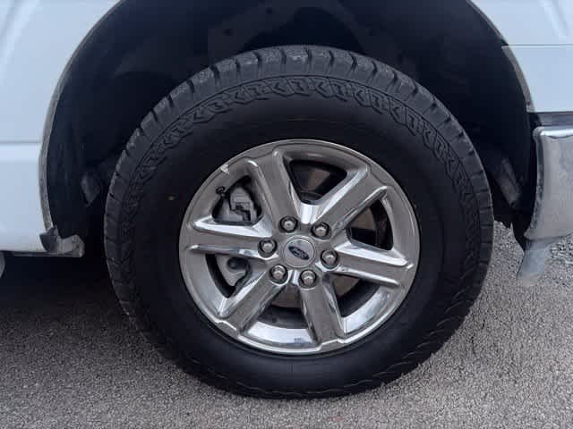Used 2025 Oxford White Ford XLT image 12