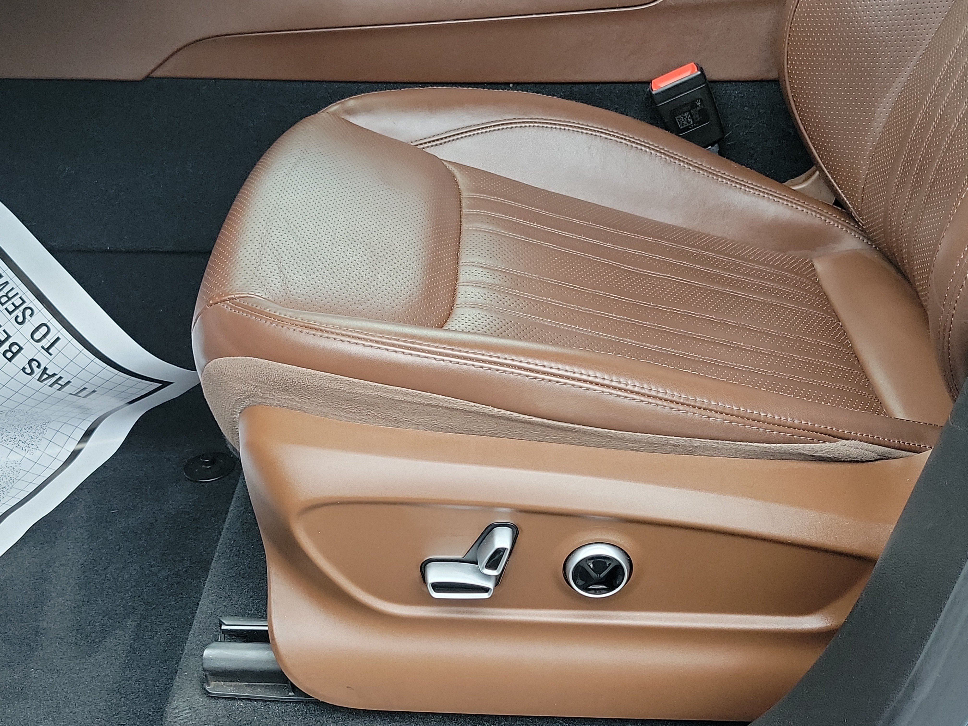 Used 2023 Bianco Astro Metallic Maserati GT image 27