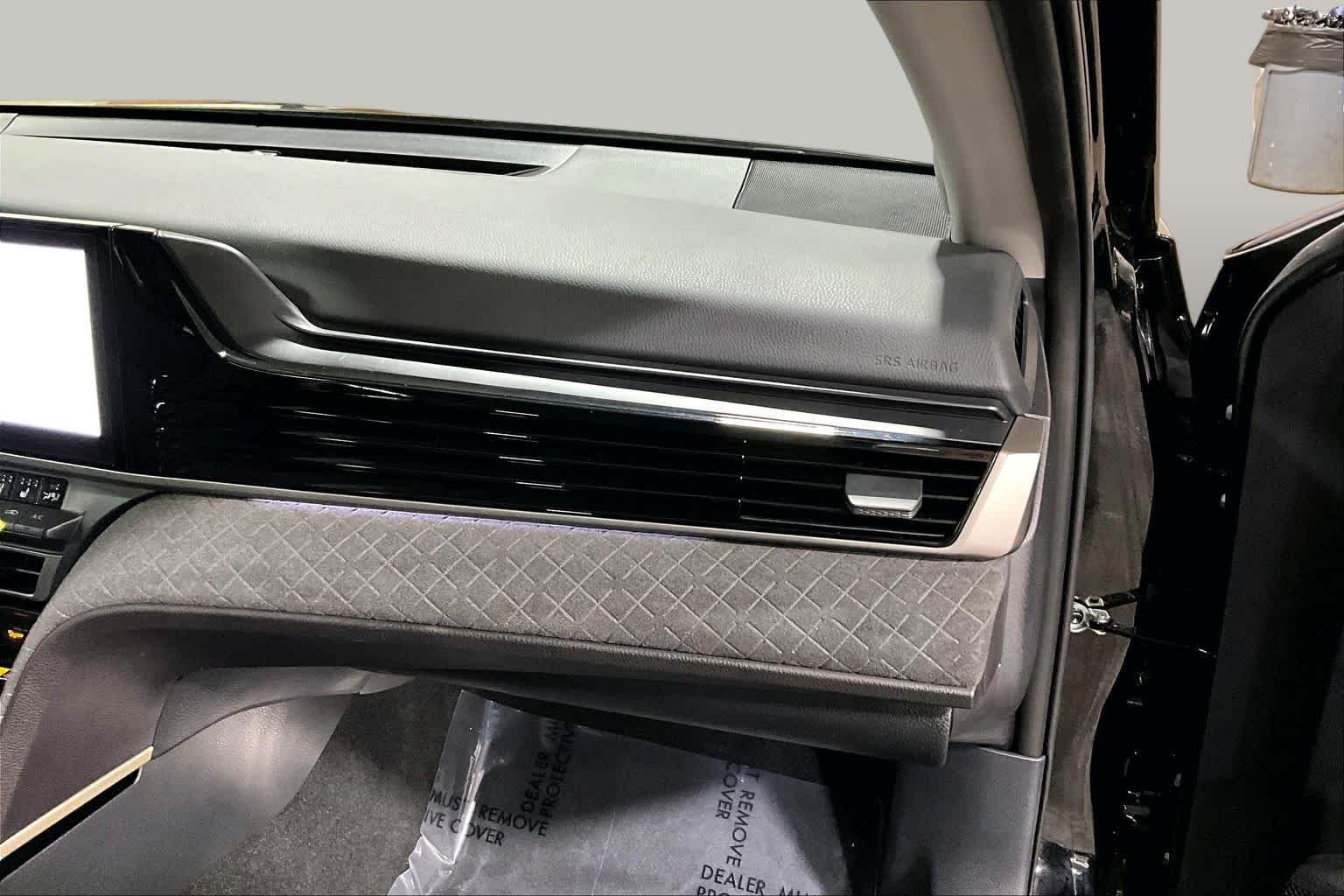 Used 2025 Midnight Black Metallic Toyota XLE image 19