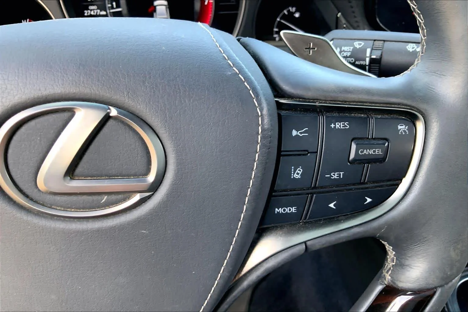 Certified Used 2022 CAVIAR Lexus  image 25