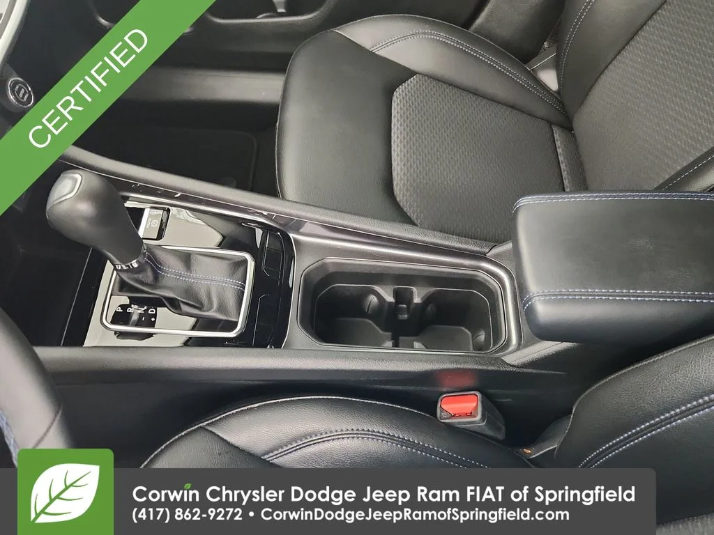 Used 2022 Silver Jeep Latitude image 11
