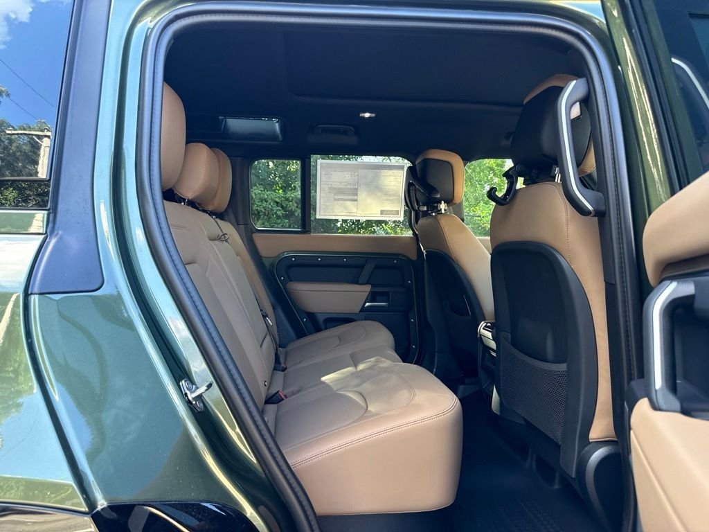 New 2026 Woolstone Green LAND ROVER X-Dynamic SE image 15