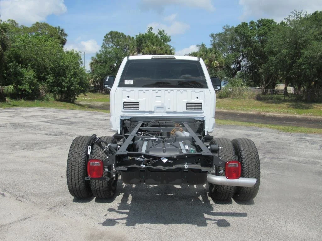 2024 Ford F-350 Super Duty Chassis Cab XL - Photo 5