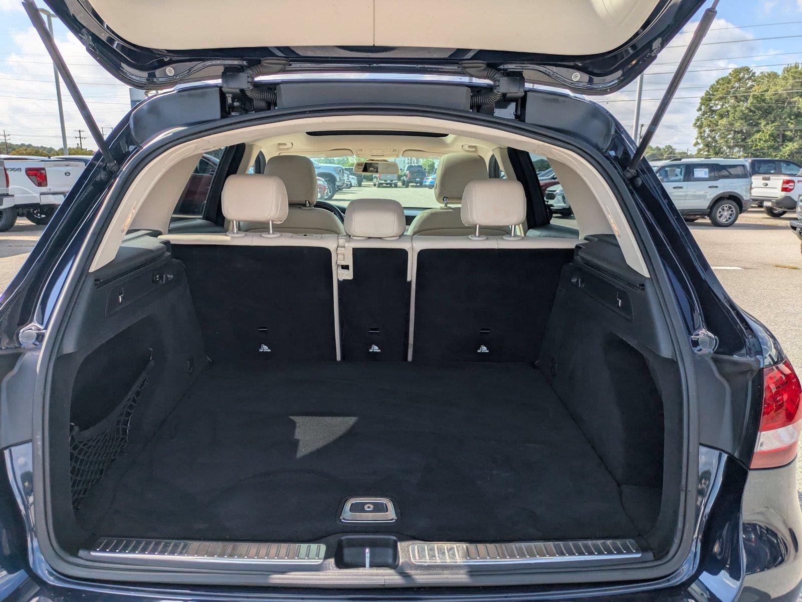 Used 2016 Lunar Blue Metallic Mercedes-Benz GLC 300 image 30