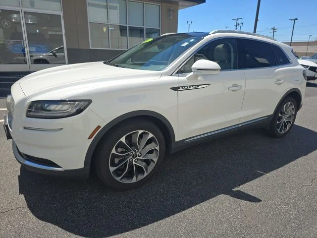 Used 2022 White Lincoln Reserve image 3