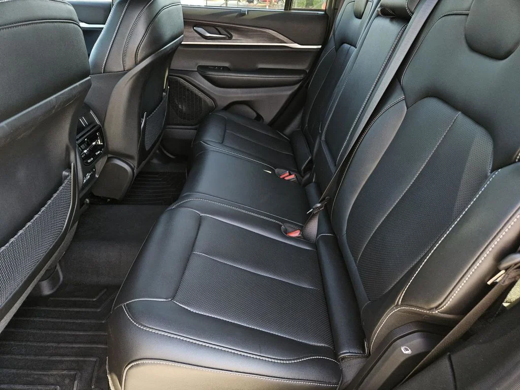 Used 2025 Black Jeep Limited image 38